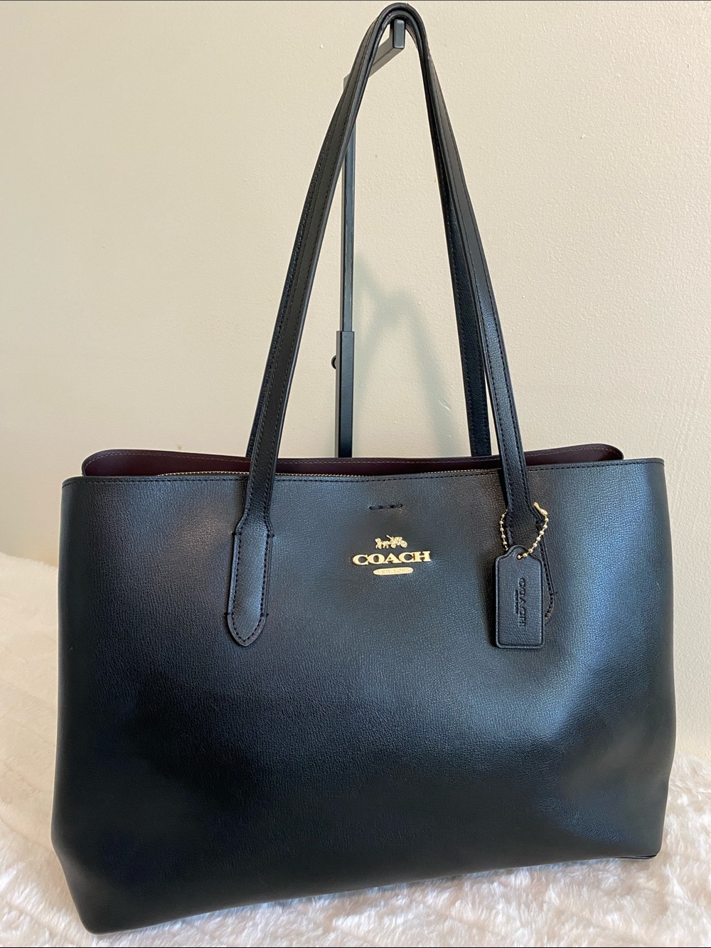 Coach Large Avenue Carryall Tote in Black Leather w/ Gold-tone Hardware